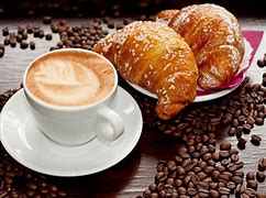 Merendina e caffè a colazione 