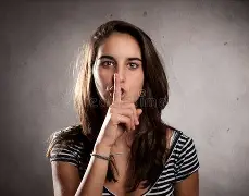 Oltre il silenzio: il motivo per cui i segreti ci logorano